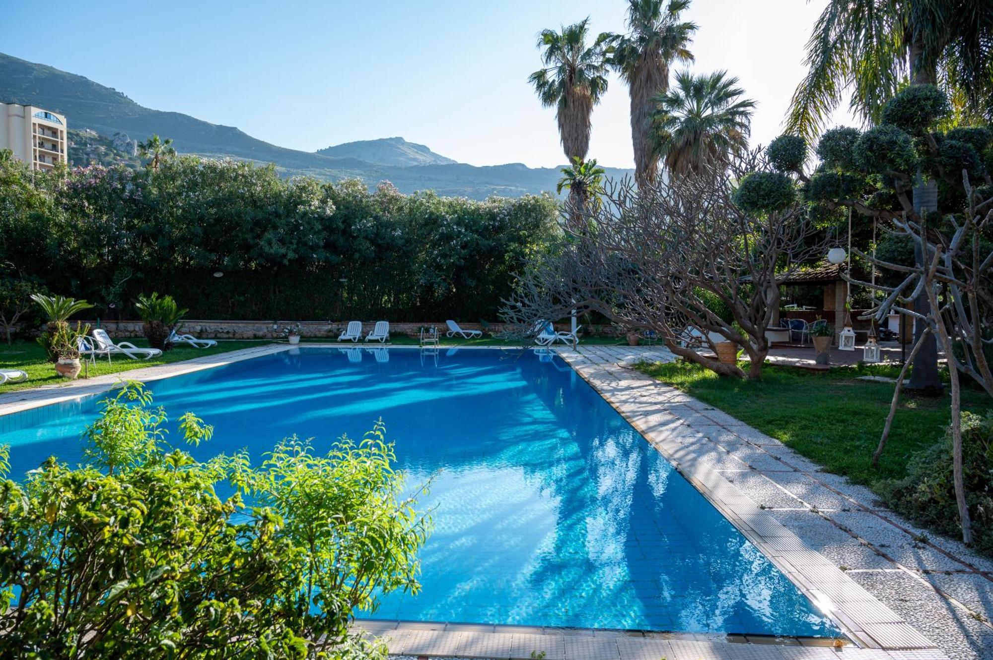 Villa Megna - Green Paradise B&B Palermo Dış mekan fotoğraf